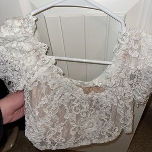 Tobi size small white and tan cropped lace top